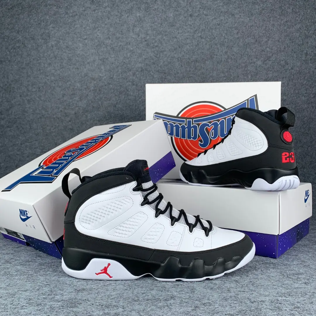 Travis Kicks